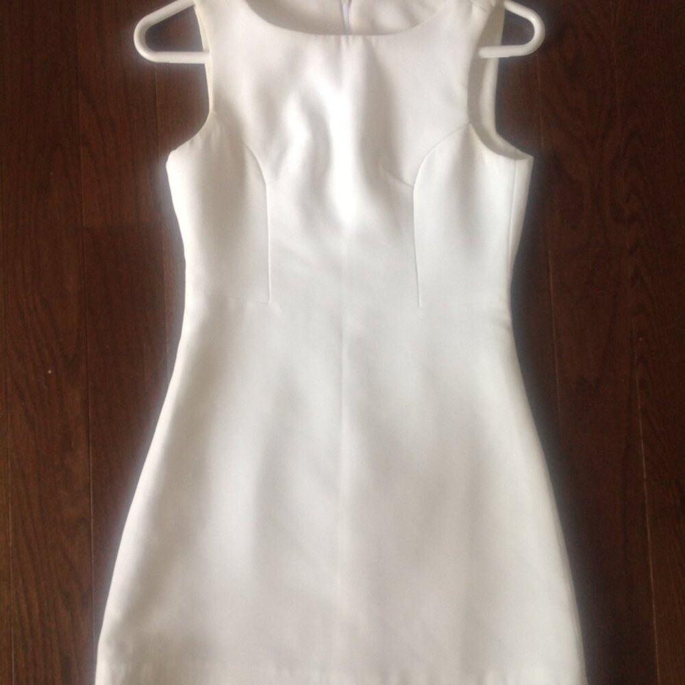 BRAND NEW White mini Dress Size 0